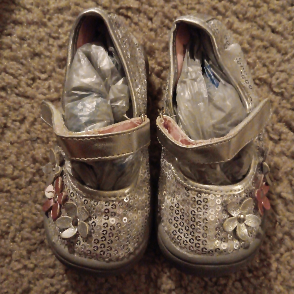 Girls' Sparkle Floral Mary Jane Shoes - Silver